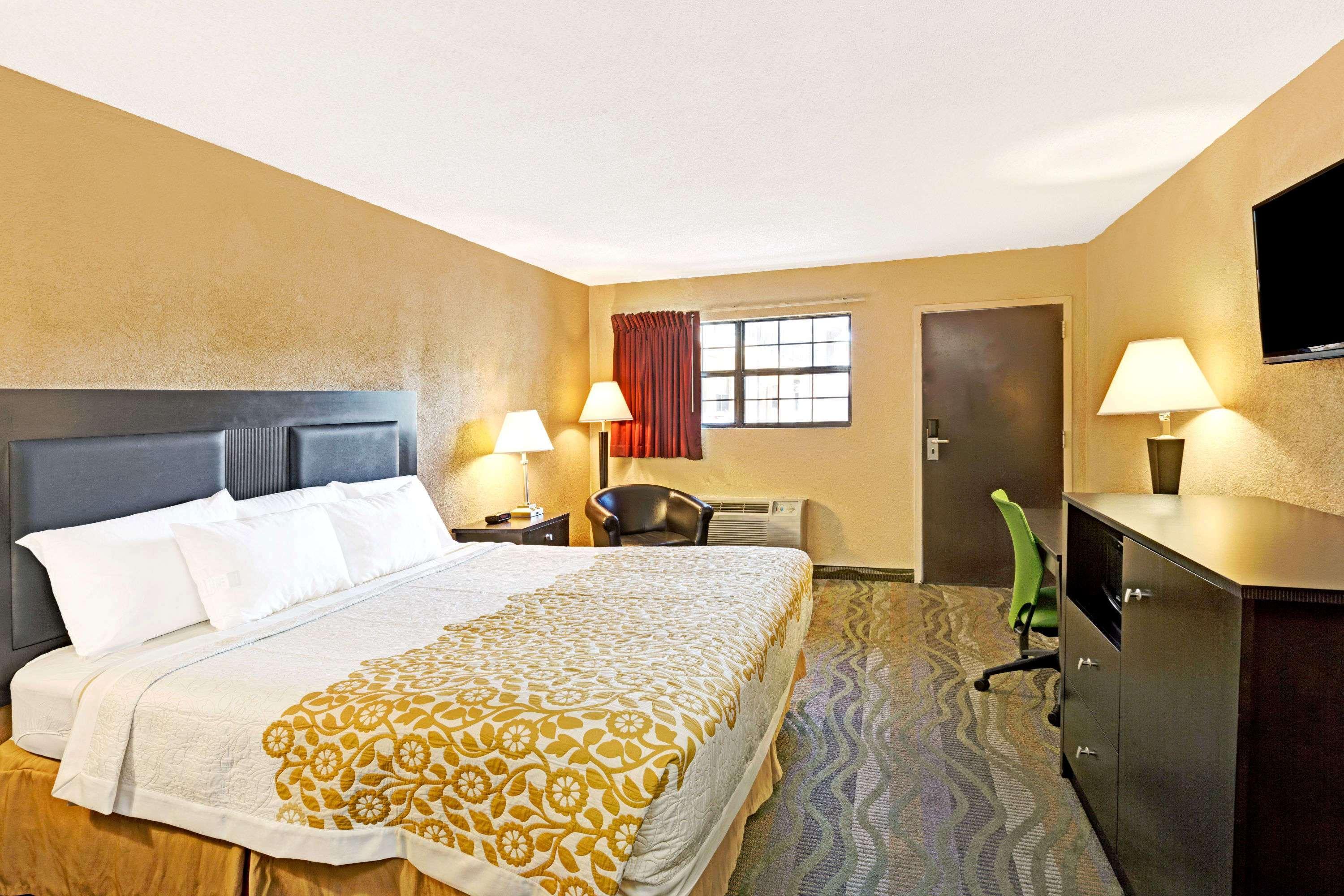 Days Inn By Wyndham Cherokee Near Casino Extérieur photo