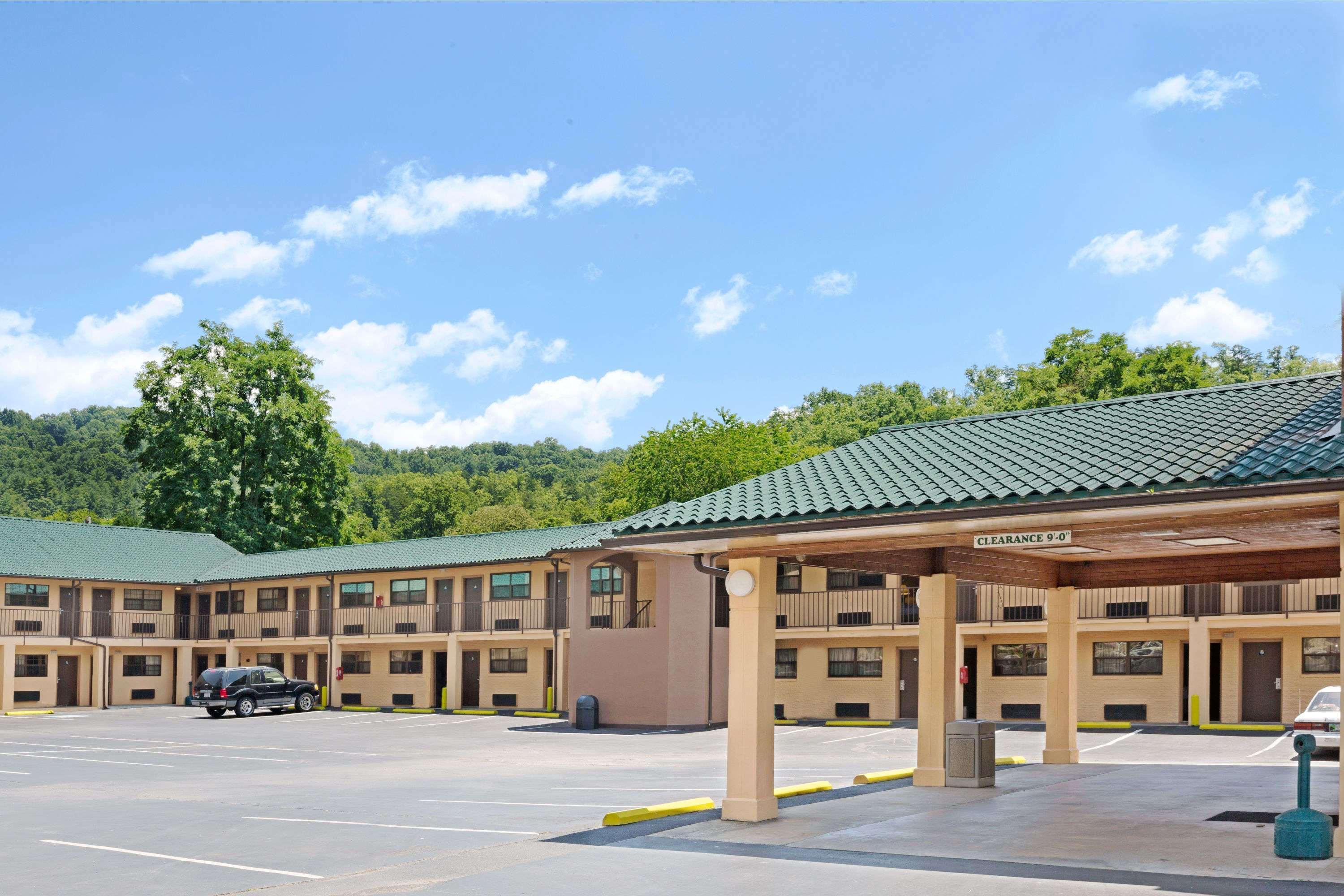 Days Inn By Wyndham Cherokee Near Casino Extérieur photo