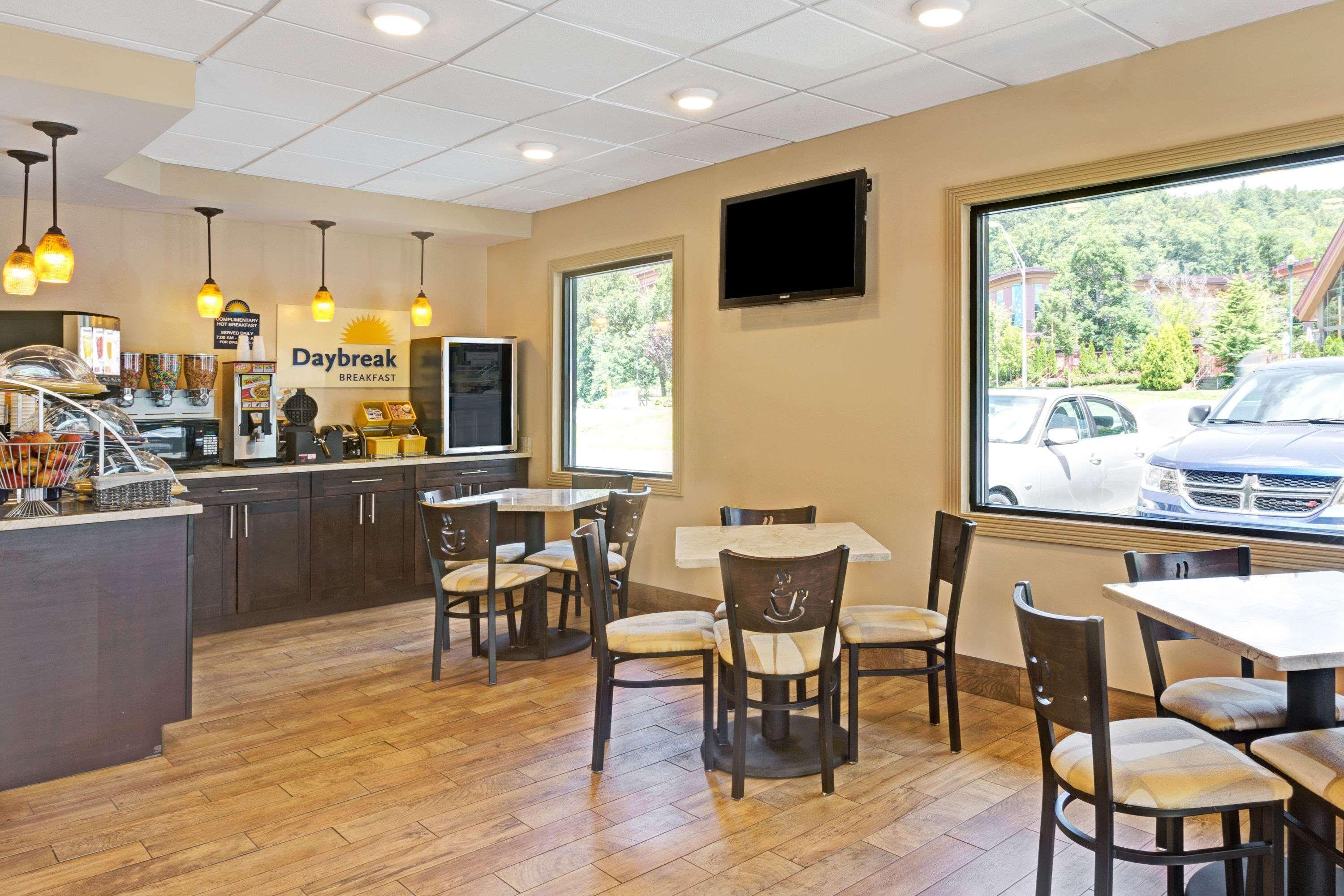 Days Inn By Wyndham Cherokee Near Casino Extérieur photo