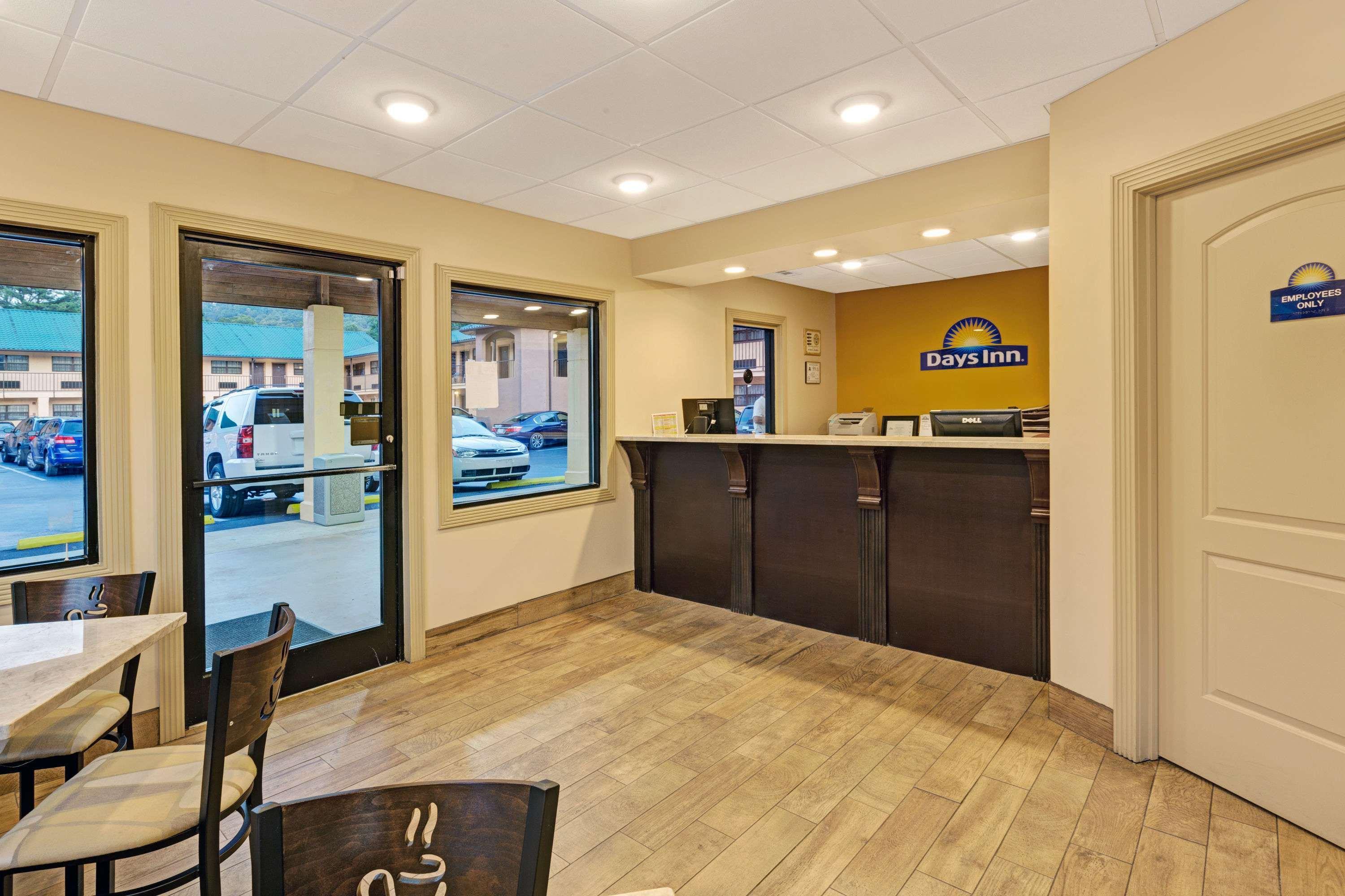 Days Inn By Wyndham Cherokee Near Casino Extérieur photo
