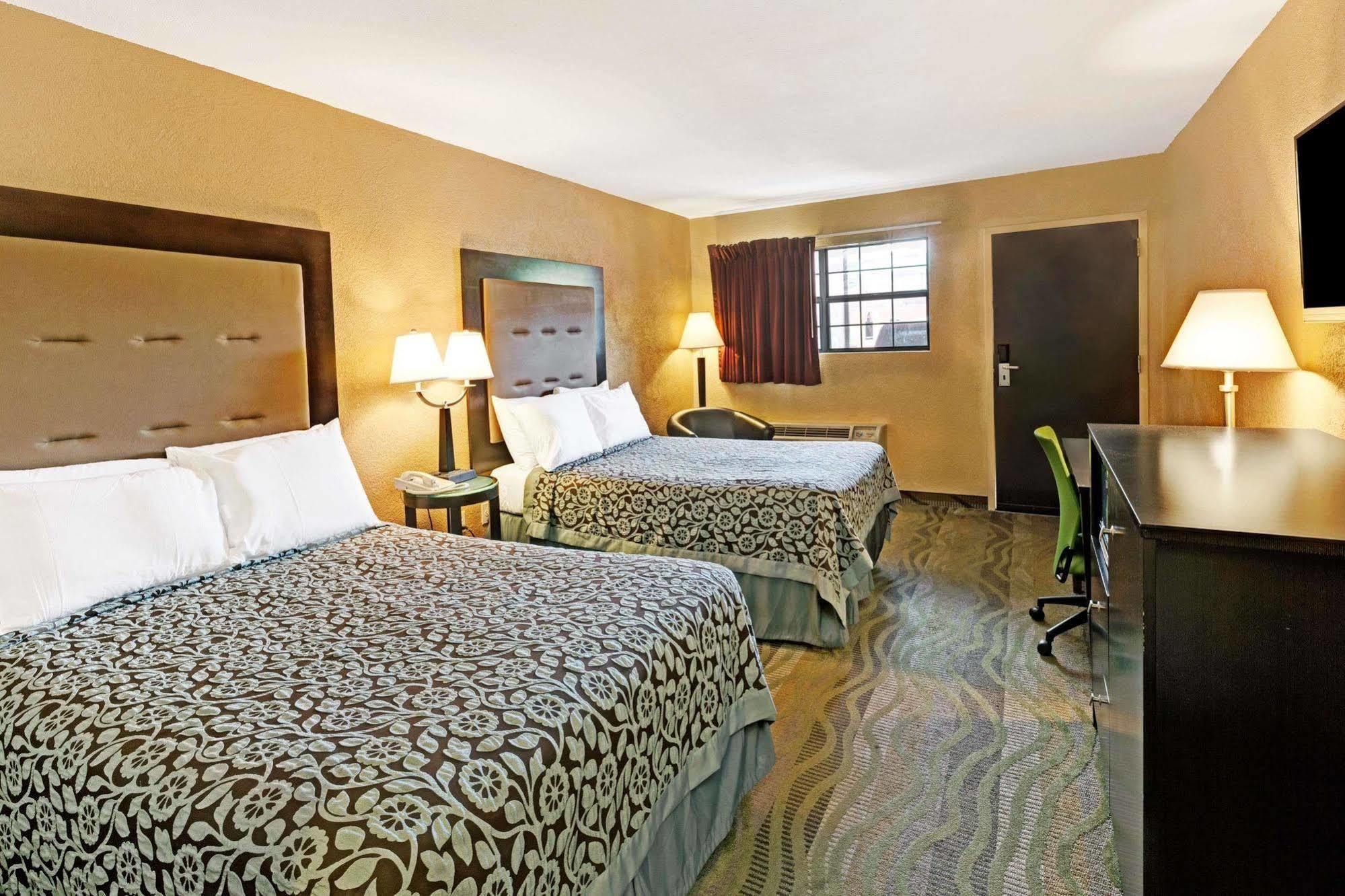 Days Inn By Wyndham Cherokee Near Casino Extérieur photo