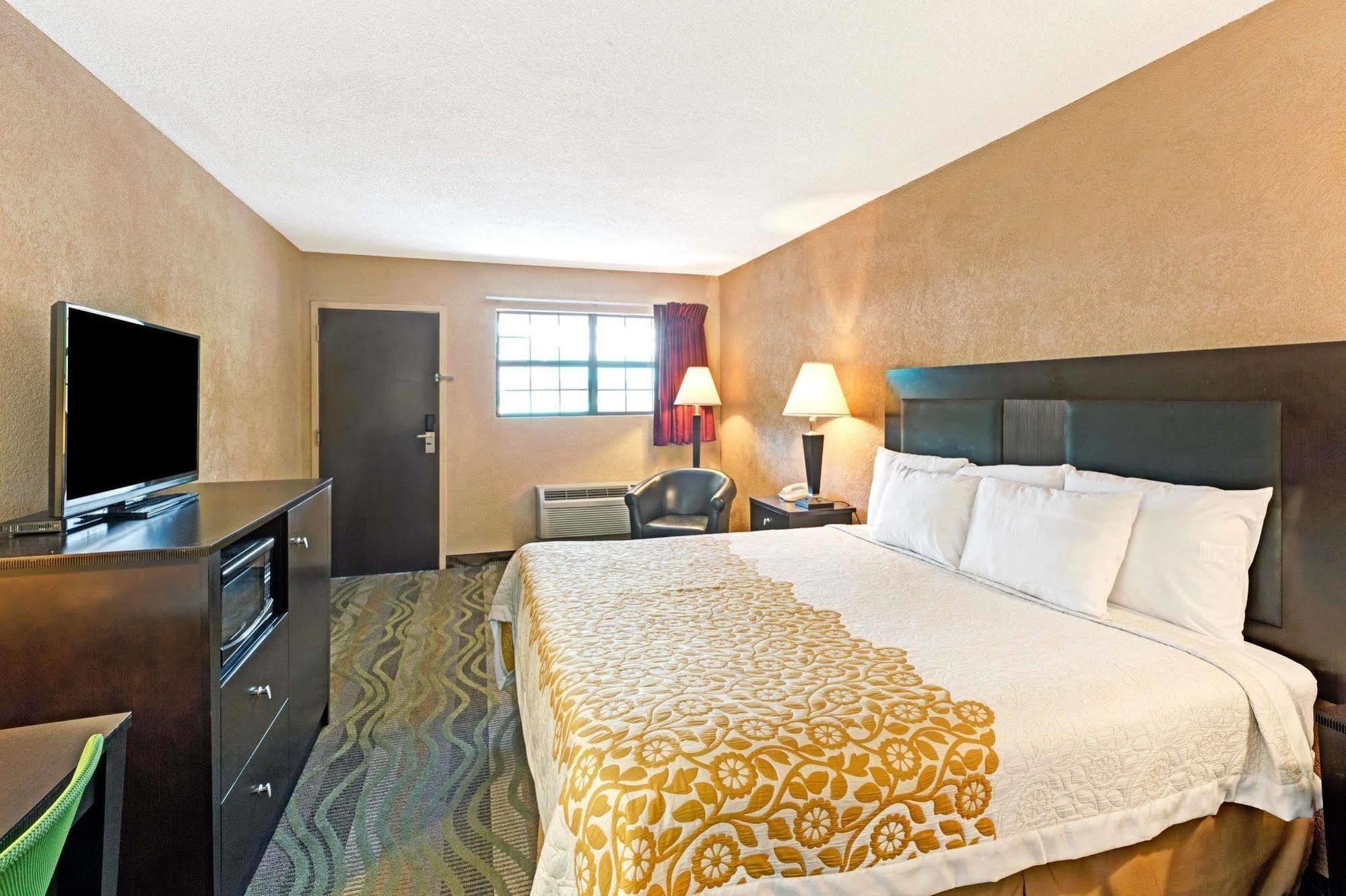 Days Inn By Wyndham Cherokee Near Casino Extérieur photo